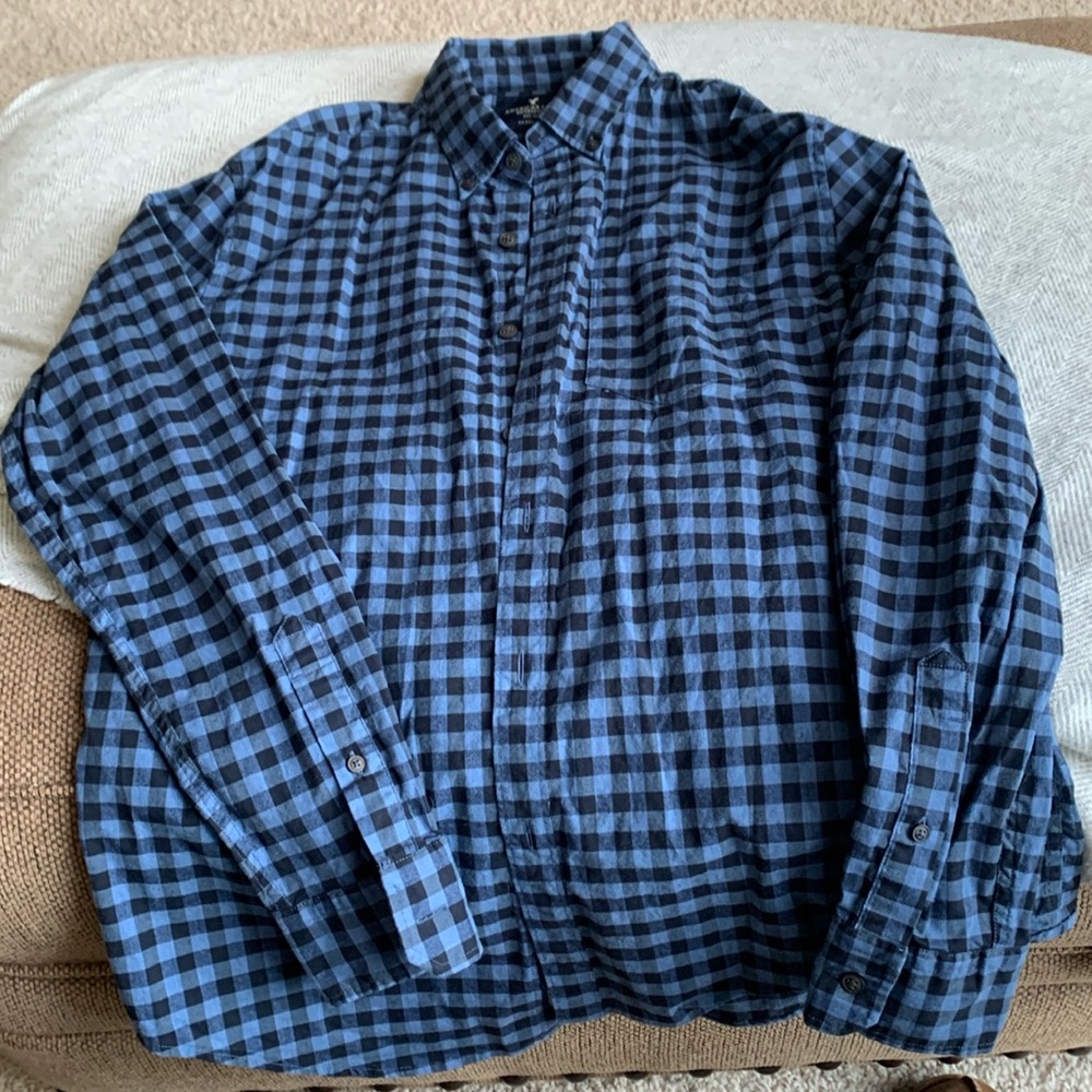 American Eagle men’s button down shirt